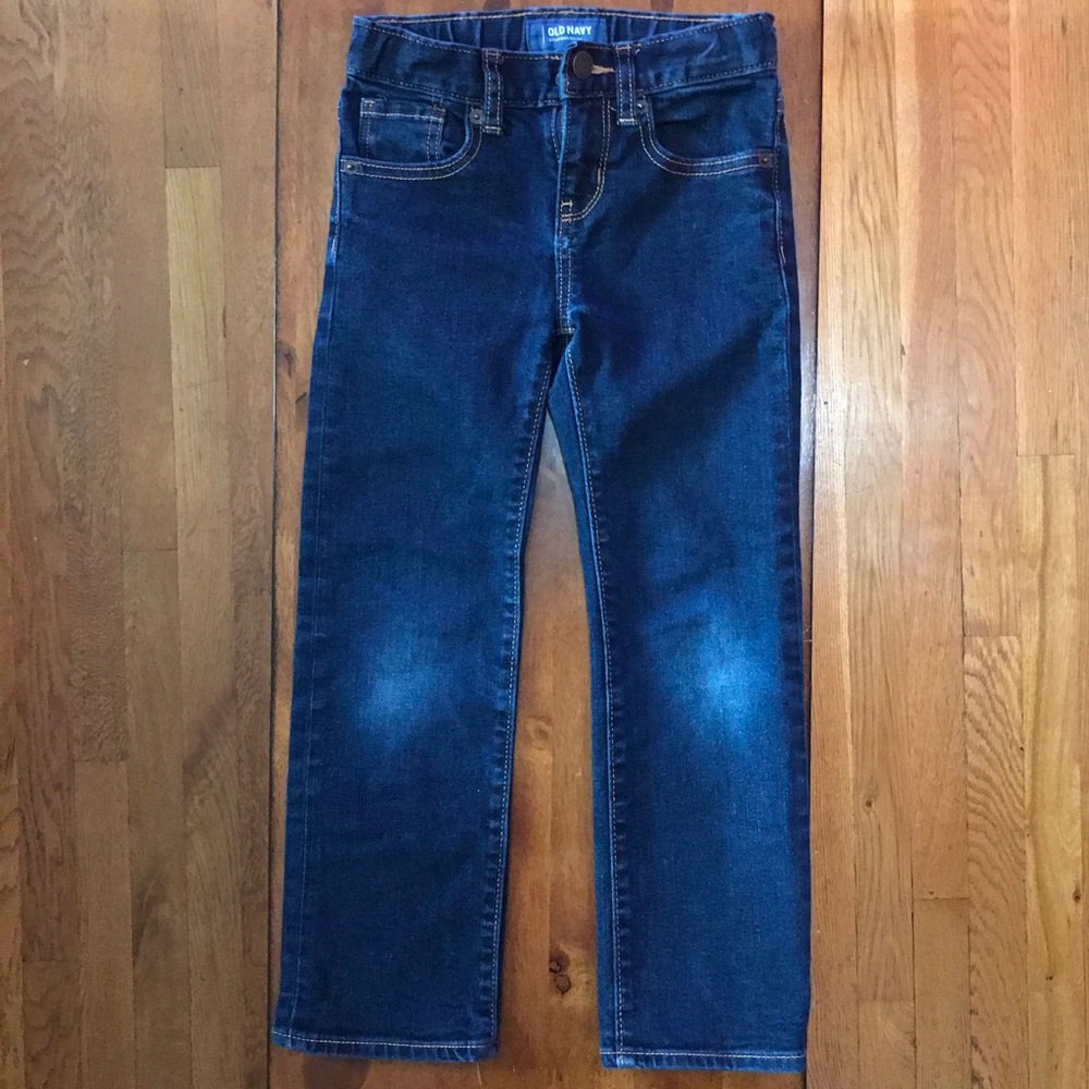Old Navy Boys straight legged jeans. Dark wash. 6R